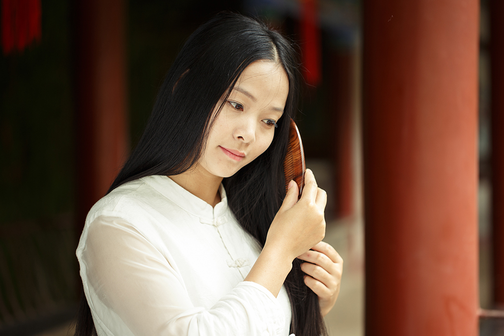 用丑木木梳头 - 温润如玉的手工木梳